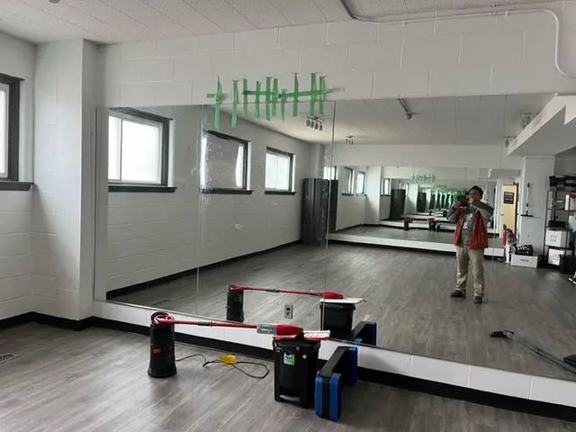 Glass and window installation and replacement services