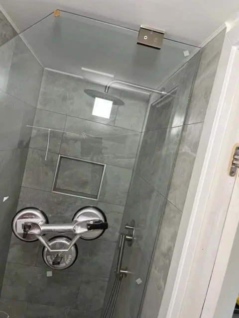 Glass and window installation and replacement services