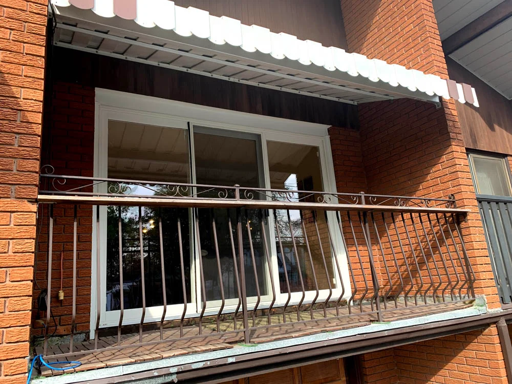 Glass and window installation and replacement services
