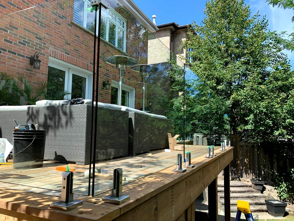 Glass and window installation and replacement services