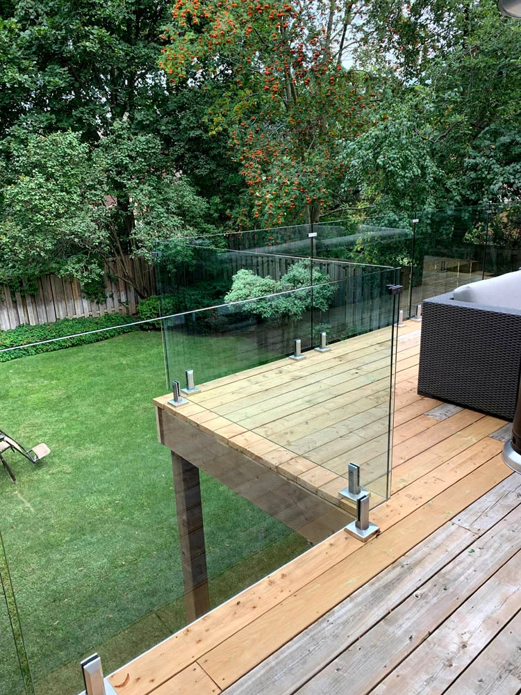 Glass and window installation and replacement services